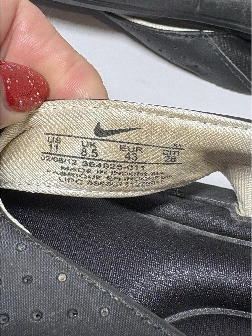 NIKE Comfort Footbed Womens 11 Black White Cushioned Thong Flip Flop Sandals